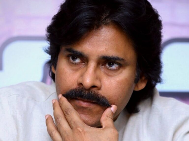 పవన్ 30వ సినిమా కోసం గురుశిష్యుల పోటీ?