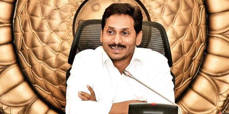 జగన్ సర్కార్ కీలక నిర్ణయం.. కరోనా విధుల్లో ఉన్న వైద్యులు మరణిస్తే?
