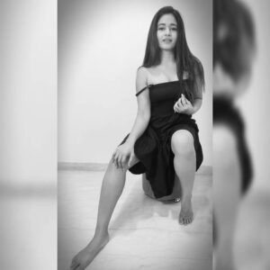 Poonam Bajwa hot