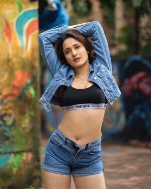 Pragya Jaiswal age