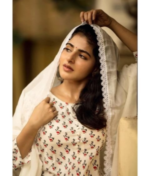 Iswarya Menon age