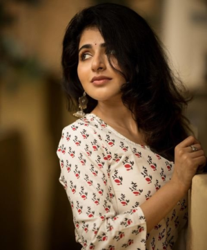 Iswarya Menon Instagram