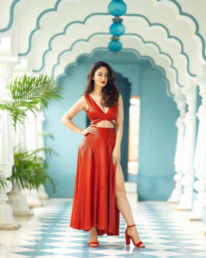 Sandeepa Dhar twitter