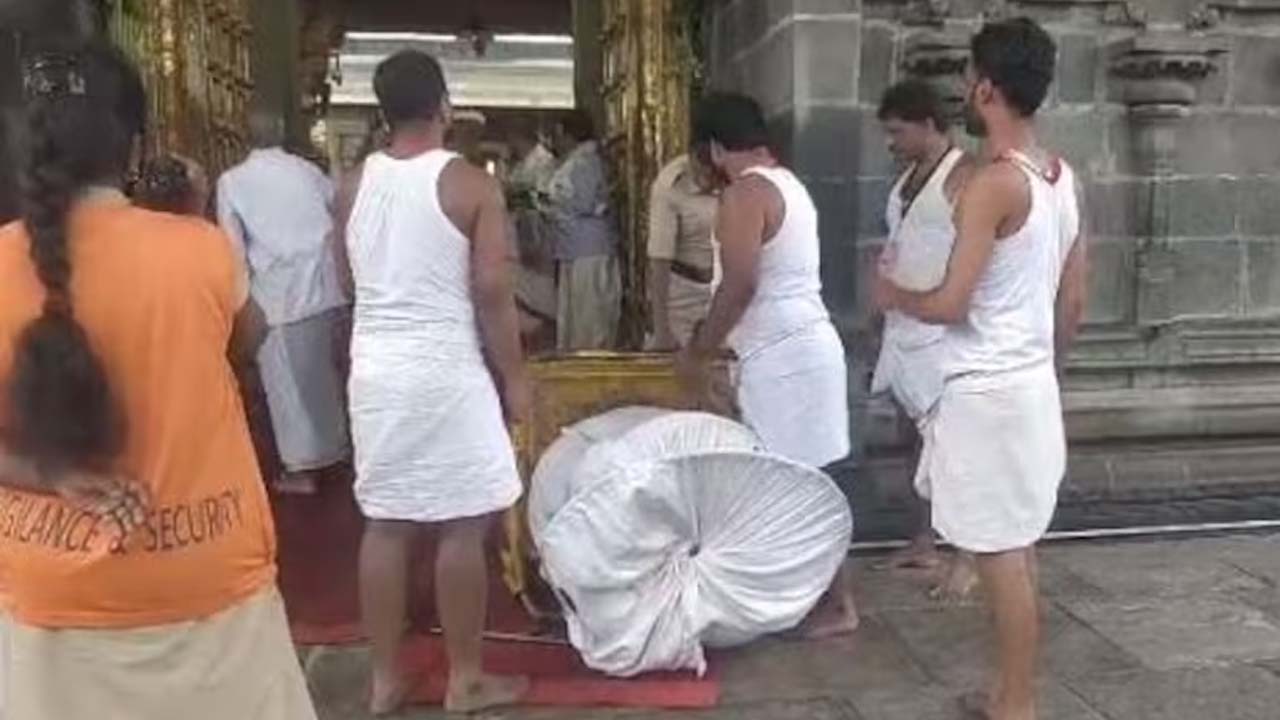 Tirumala : శ్రీవారి ఆలయంలో అపచారం.. ఏం జరుగనుంది