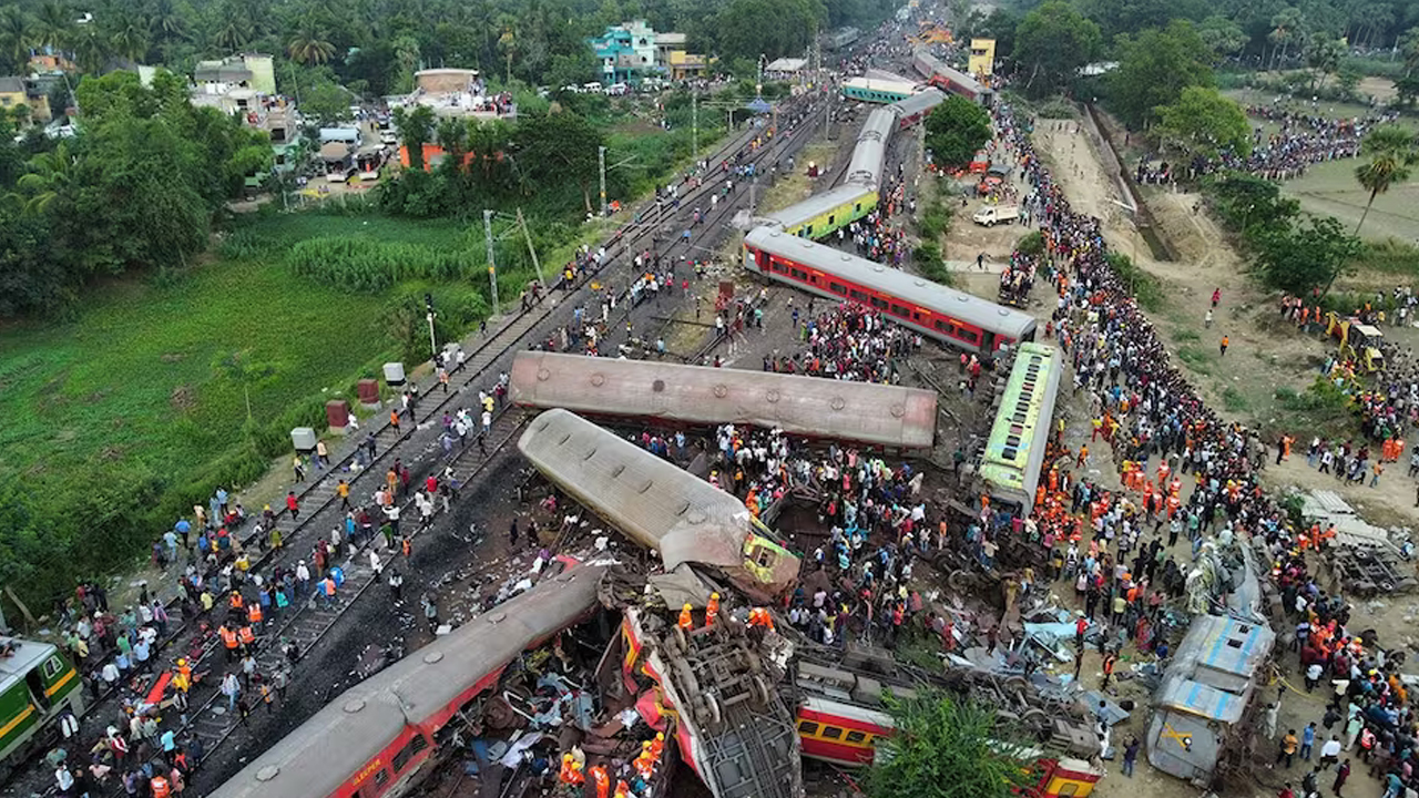 Indian Railways: ఇండియన్ రైల్వేకు ఏమైంది… ఈ ప్రమాదాల లెక్కేంటి?