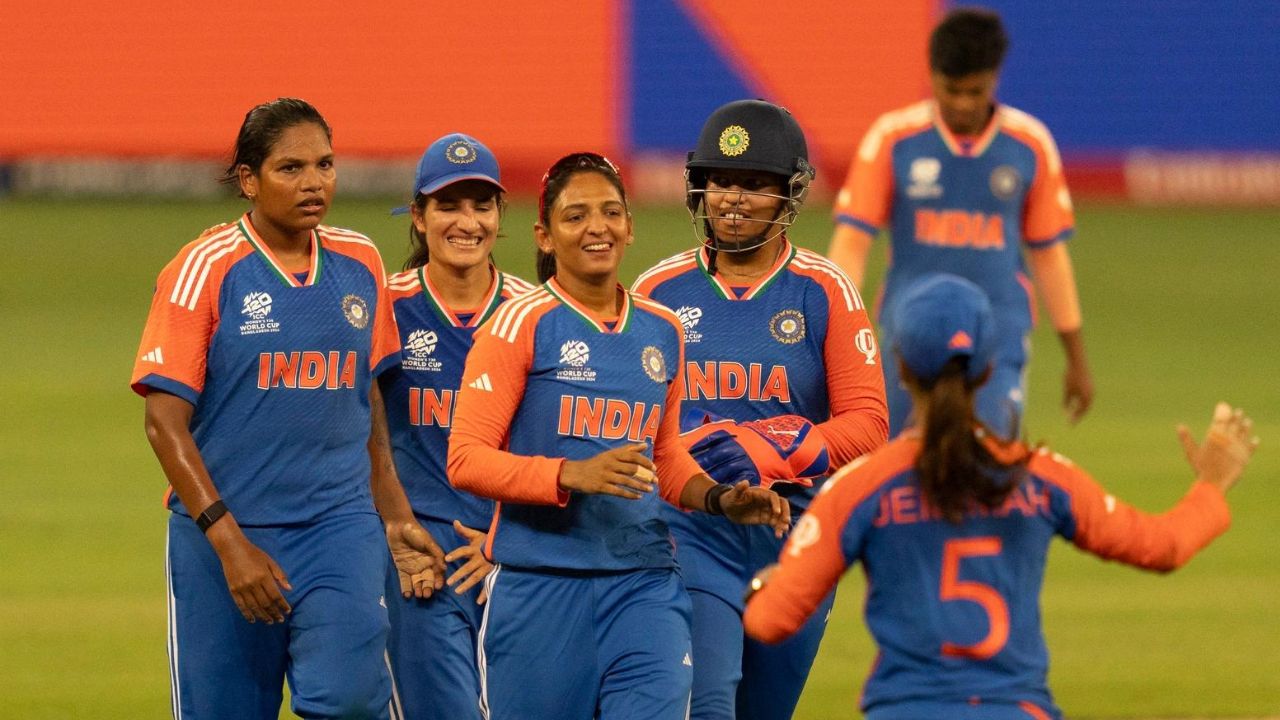 India Vs Pakistan Live Score Womens T20 World Cup 2024 Mandhana Out With Pak W Early Wicket Ind W Chase 106