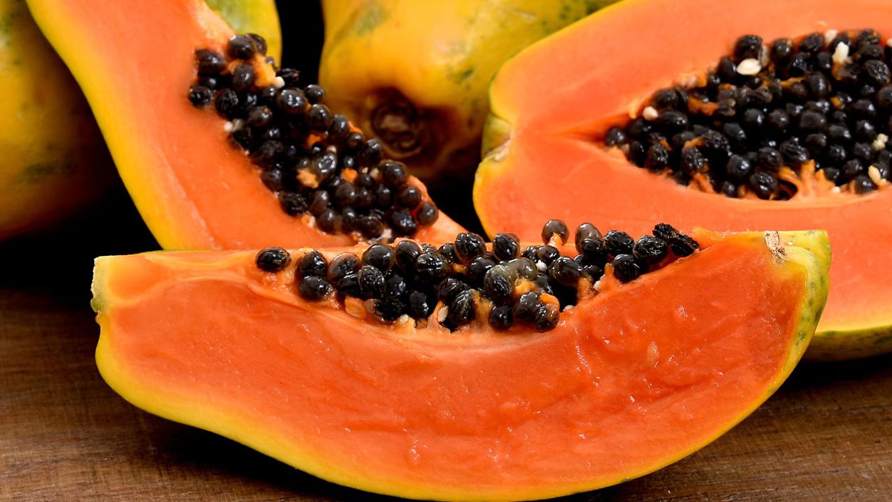 If You Eat It With Papaya In Your Stomach It Has Incredible Benefits