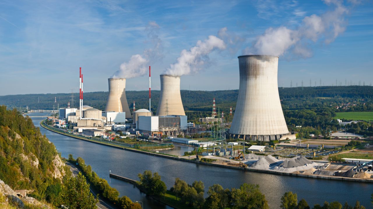 Are Nuclear Energy And Nuclear Bombs The Same Thing Can Electricity Be Obtained From Nuclear Energy