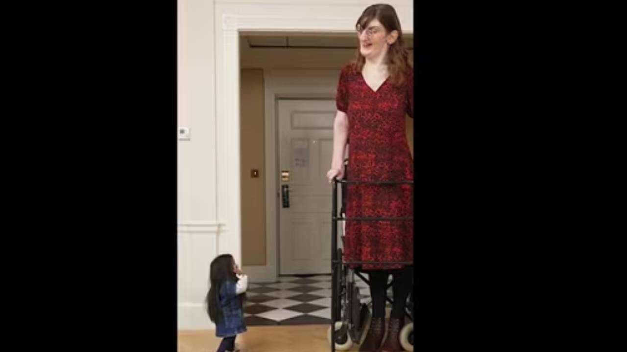 Can you see the shortest woman and the tallest woman in the world side by side? Here is the video..