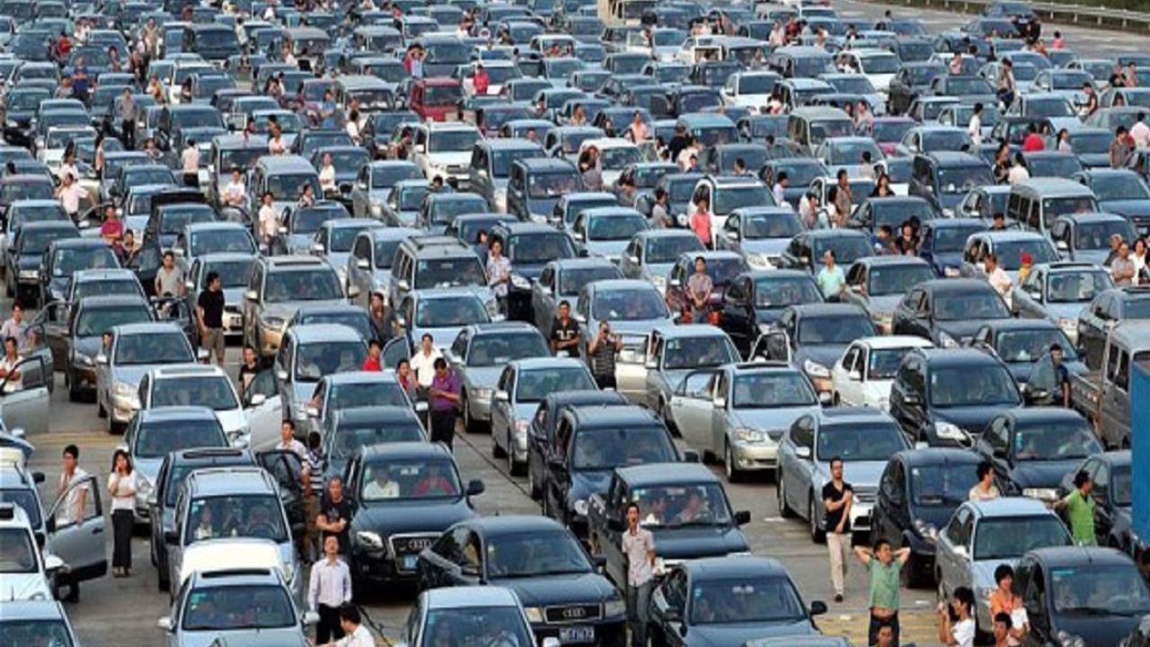 World's Longest Traffic Jam(2)