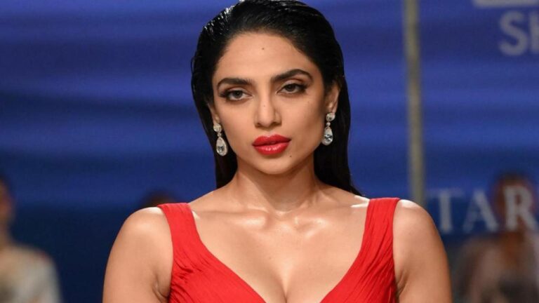 Sobhita Dhulipala: ఎవరి మాట వినాల్సిన అవసరం నాకు లేదు అంటూ శోభిత ధూళిపాళ్ల హాట్ కామెంట్స్..