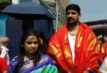 Padi Kaushik Reddy Tirumala Visit: అంత పెద్ద కూతురును ఎత్తుకొని తిరుమల కొండెక్కిన ఎమ్మెల్యే.. వైరల్ వీడియో Padi Kaushik Reddy Tirumala Visit