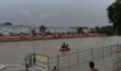 Ganga River Flood : ఉధృతంగా గంగానది.. ప్రమాదవశాత్తు అందులో పడిపోయాడు.. అదిగో అప్పుడే అద్భుతం జరిగింది.. వైరల్ వీడియో