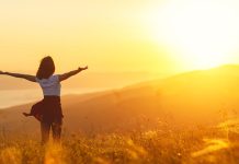 Life Style: జీవితంలో ఎట్టి పరిస్థితుల్లో వీరి వద్దకు వెళ్లొద్దు.. Life Style