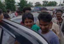 Peddapalli Child Trapped Car: యూట్యూబ్ వీడియో.. చిన్నారి ప్రాణం కాపాడింది.. Peddapalli Child Trapped Car
