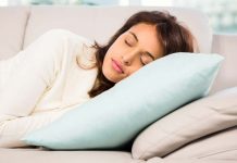 Sleep Astrology: రాత్రి నిద్రించేముందు ఇలా చేస్తే ధనమే ధనం.. Sleeping On Stomach Side Effects
