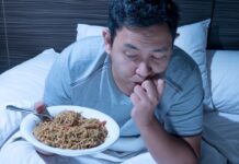Health Tips: పడుకునే ముందు ఇవి తింటే కడుపులో ప్రళయమే.. Health Tips