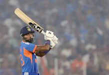 Hardik Pandya Fastest Fifty: కుంగ్ ఫూ హార్దిక్ పాండ్యా.. అహ్మదాబాద్ లో వీర విహారం.. అభిషేక్ శర్మను దాటేశాడు! Hardik Pandya Fastest Fifty