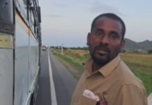 APSRTC Bus Viral Video: బస్టాండ్ లో ఆగని బస్సు.. వెంటాడిన యువకుడు.. వీడియో వైరల్ APSRTC Bus Viral Video
