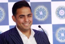 Akash Ambani Bald Look: ముకేశ్ అంబానీ వల్ల కాలేదు గాని.. అర్జెంటుగా ఆకాష్ అంబానికి న్యూజన్ గోల్డ్ ఇప్పించాలి.. Akash Ambani Bald Look