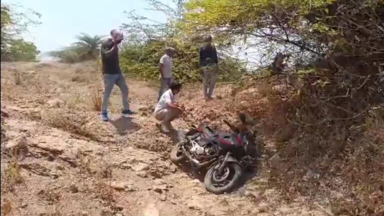 Karimnagar Jewellery Robbery:  కరీంనగర్ టు మహారాష్ట్ర.. వయా ధర్మపురి.. బంగారం దొంగలు తప్పించుకున్న రూట్ దొరికింది