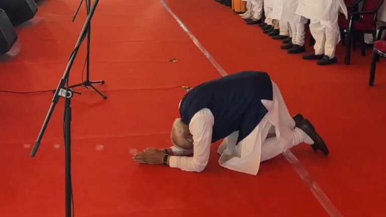 Narendra Modi: 15 ఏళ్ళలో మమతకు చేతకాలేదు.. మోడీ సాష్టాంగ పడింది అందుకే