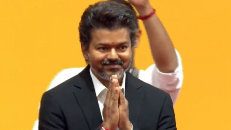 Tamil Nadu CM Vijay: పేపర్ చూడలేదు.. గవర్నర్ ను లెక్కపెట్టలేదు.. విజయ్ ప్రమాణస్వీకారం బాహుబలిని మించిపోయింది