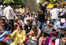 Jantar Mantar : జంతర్ మంతర్ వద్ద రామనామం.. ఇది అసలు ఊహించలేదుగా..