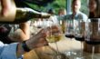 Liquor Weighing Video: చుక్క తేడా రావద్దు.. త్రాసులో పెట్టి మందును తూకం వేశాడు.. భాస్కర్ అవార్డు నీకే బ్రో.. Liquor Weighing Video