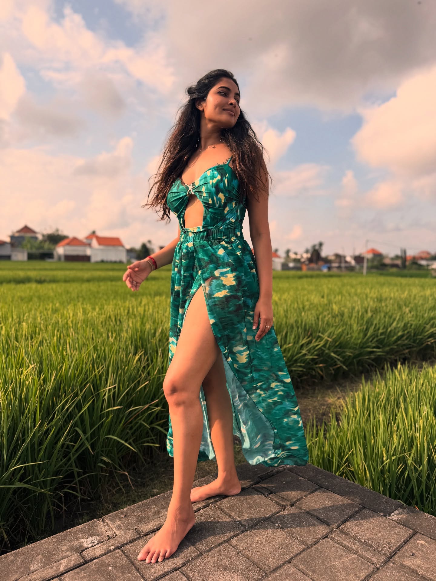 Divi Vadthya photos