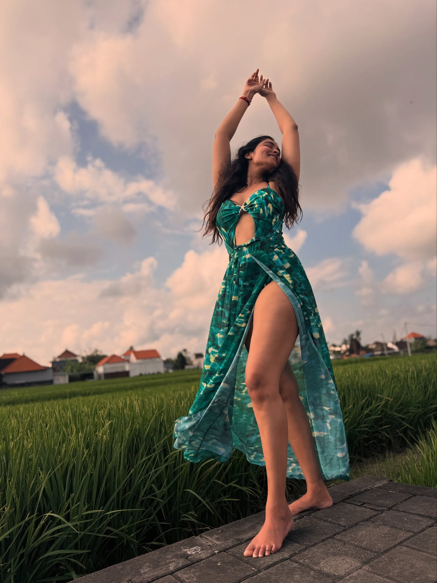 Divi Vadthya photos