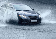 Monsoon Cars : వర్షంతో రోడ్లు చెరువుల్లా ఉన్న పర్వాలేదు.. ఈ కార్లలో ప్రయాణం సురక్షితం.. ఎందుకంటే..