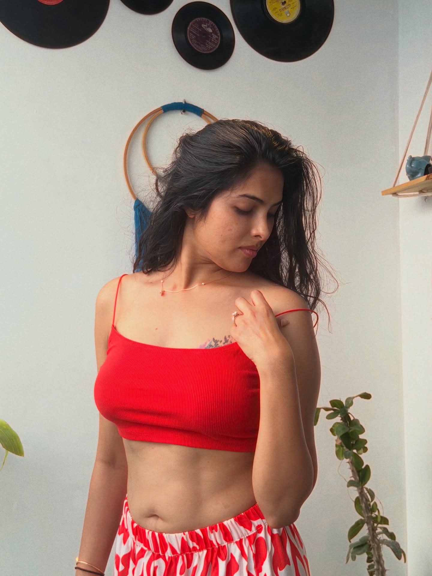 Divi Vadthya photos